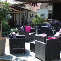 Coin lounge à l'ombre du Cèdre